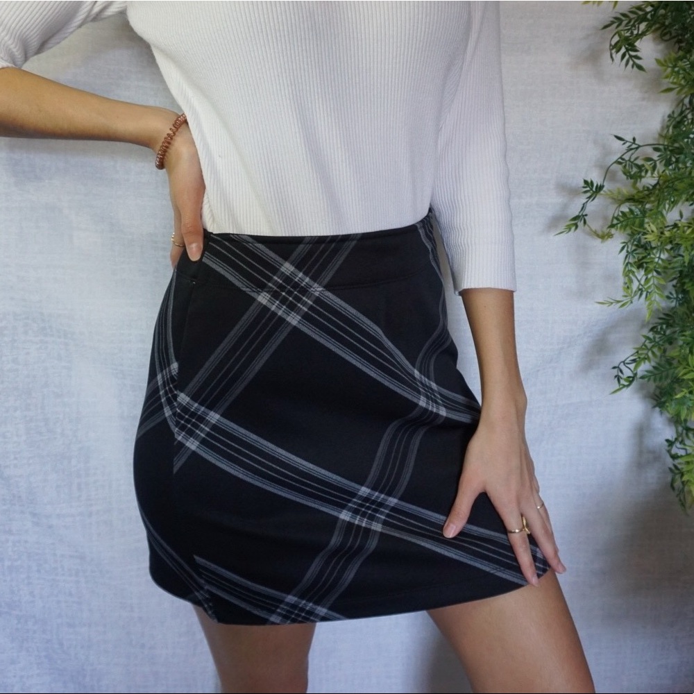 Athleta black fitted skirt | Size XS
